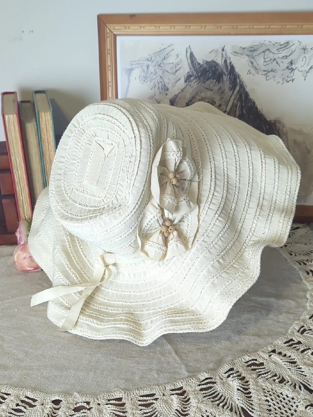 Vintage Y2K Ivory Wide Brim Sun Hat, Wired Adjustable Brim Romantic Garden Party - Picture 12 of 12